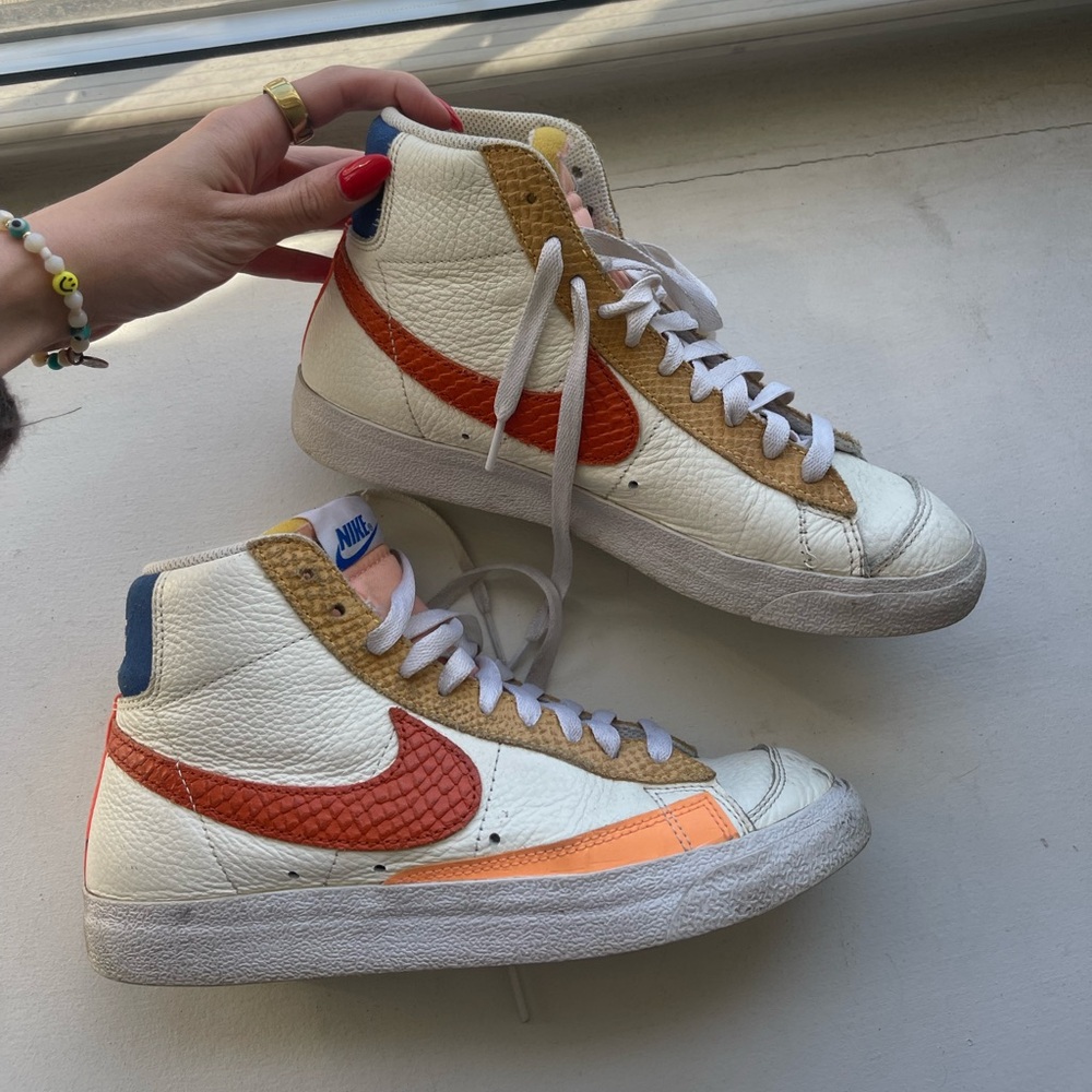 Nike Blazer mid 77 White and Orange - Picture 3 of 7
